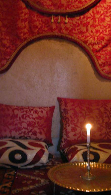 Kasbah Iswan Bed and Breakfast Kelaat-M'Gouna Eksteriør billede